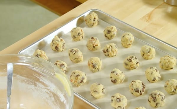 Tạo hình bánh quy nướng bằng nồi chiên không dầu